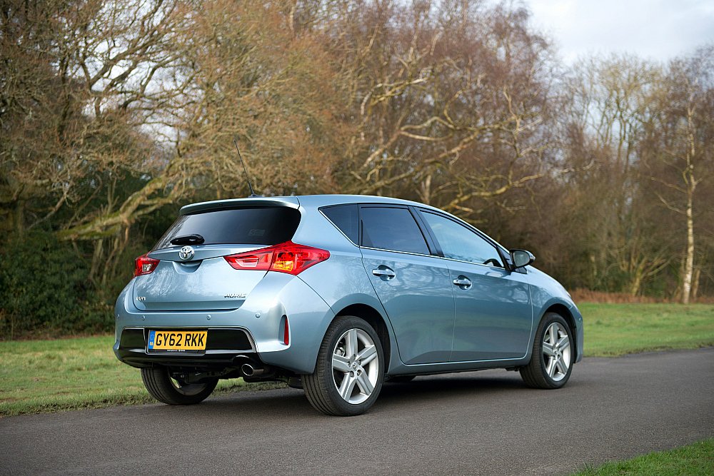 AUris rear