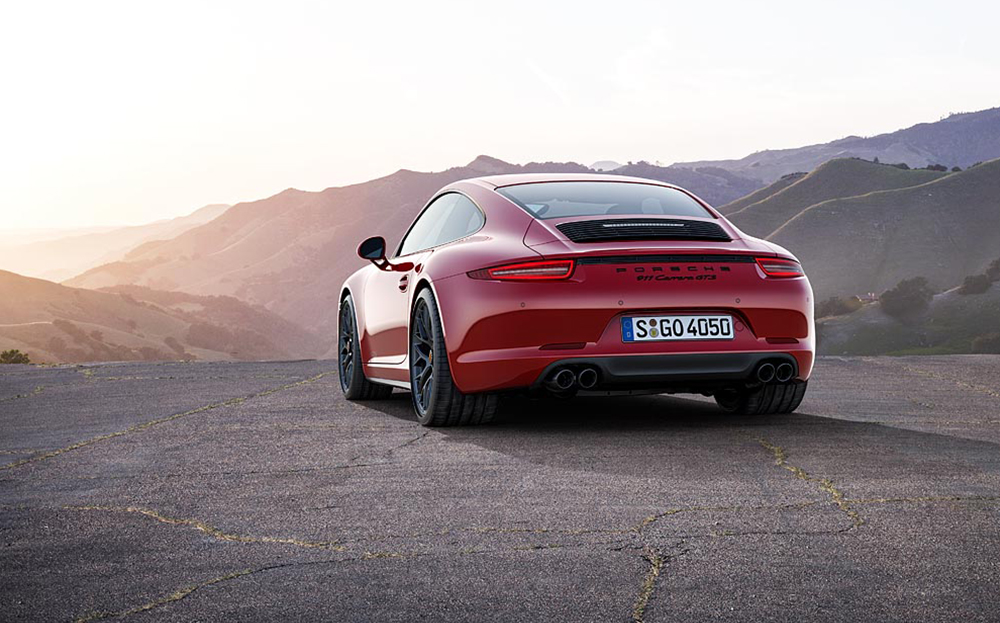 911 GTS rear