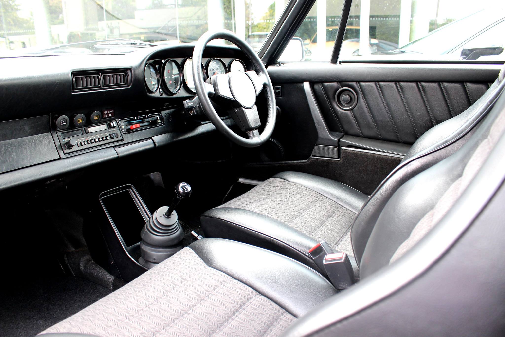 Porsche 911 SC interior