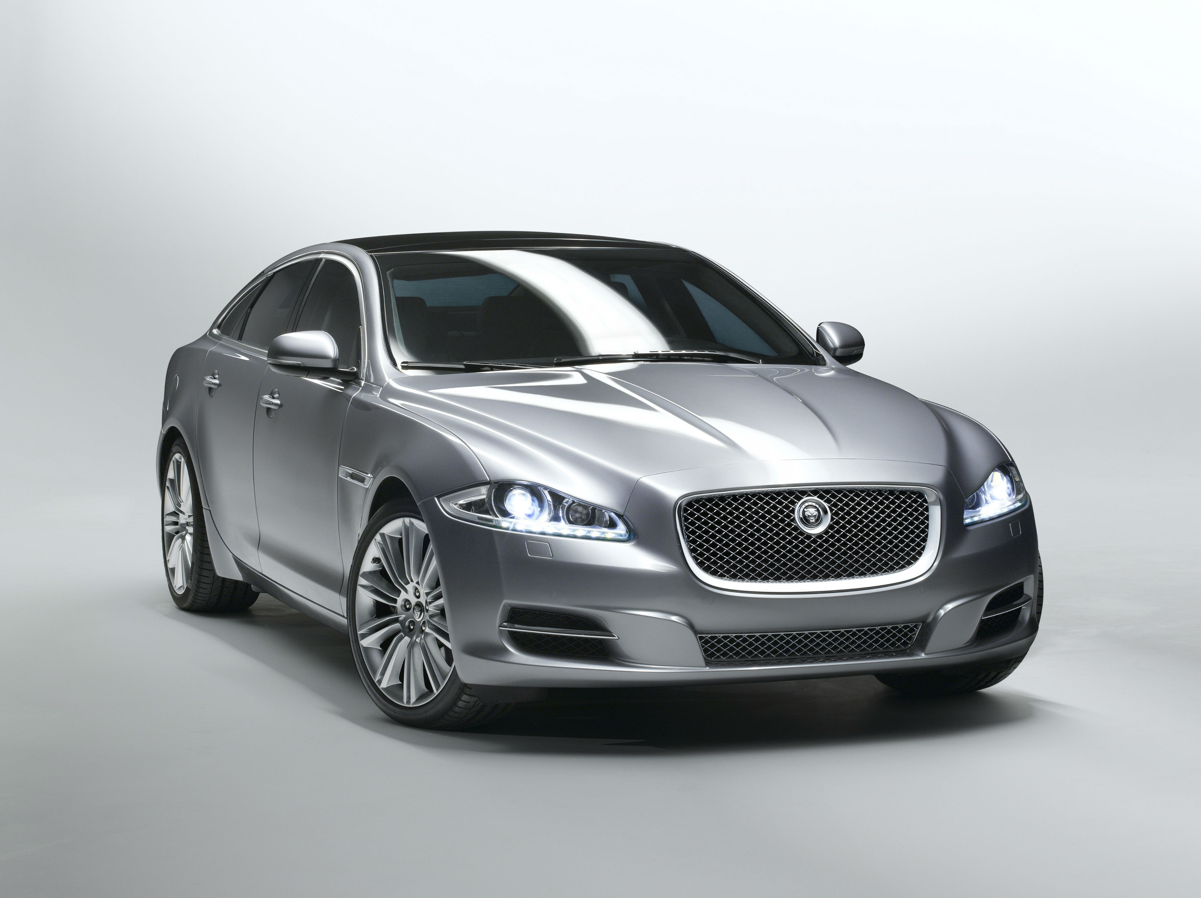 Jaguar XJ front view