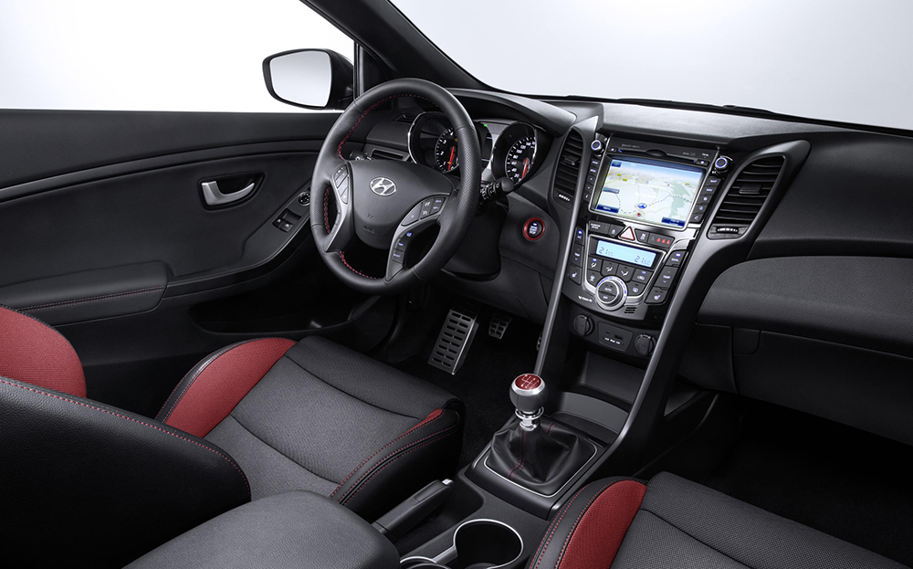 Hyundai i30 Turbo interior