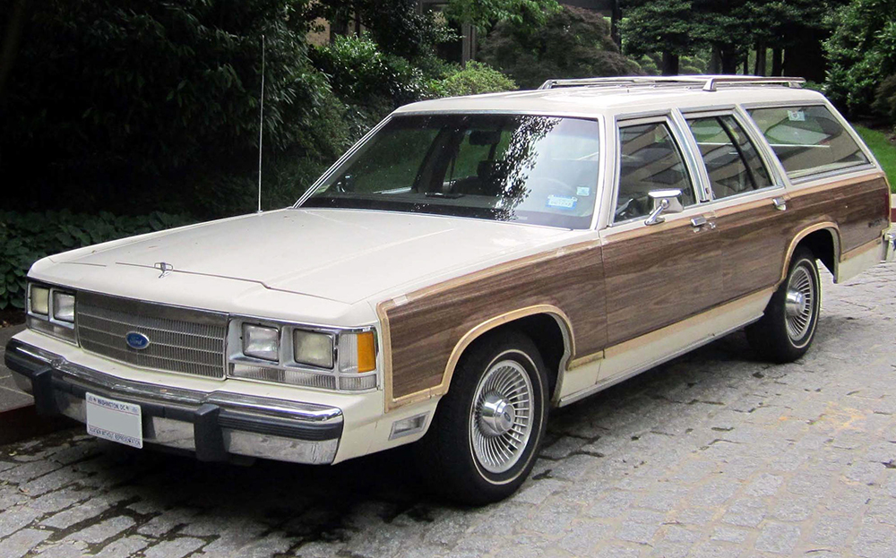 5 cars for the new female Ghostbusters movie: Ford LTD Country Squire