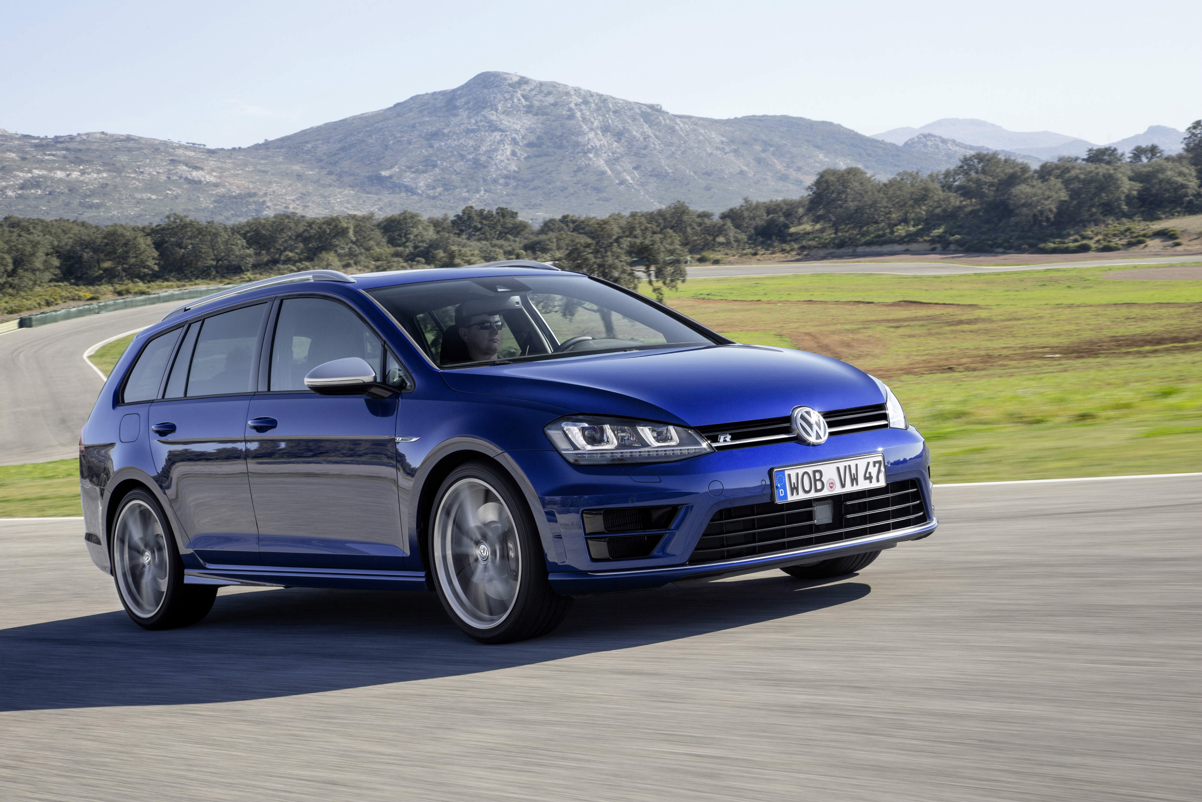 Volkswagen Golf estate R