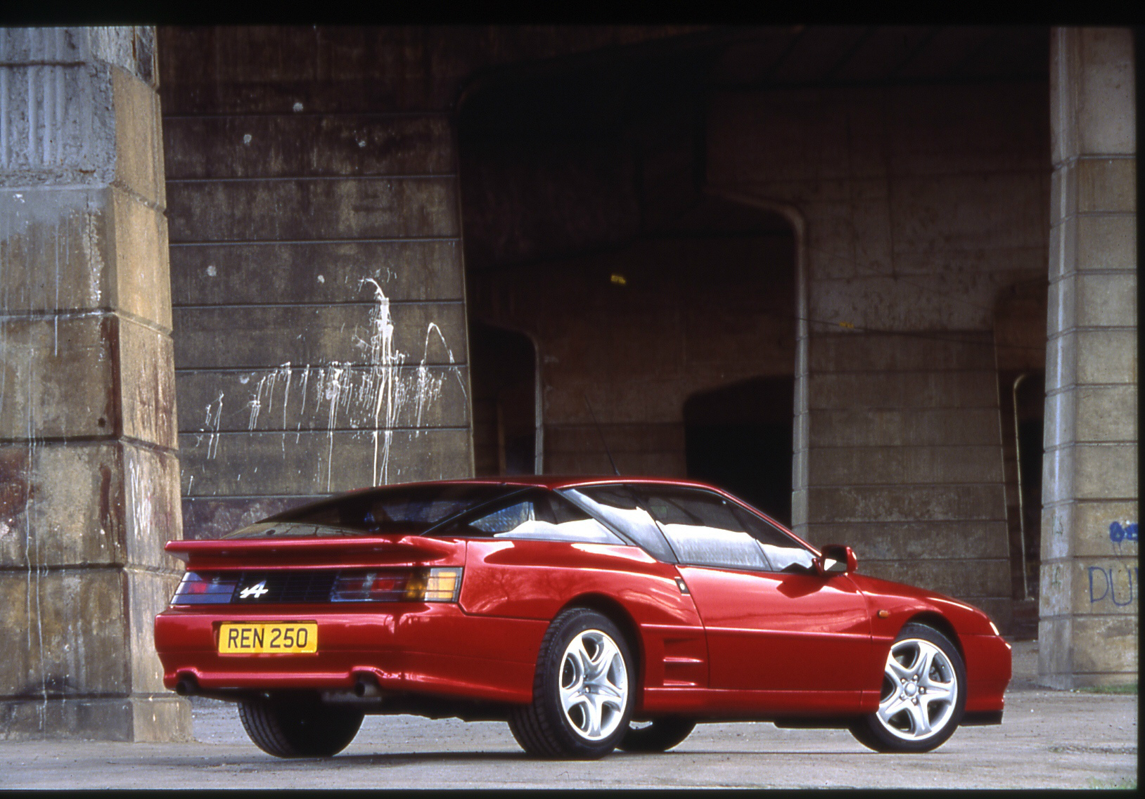 Buying guide to French sports cars includes the Alpine A610