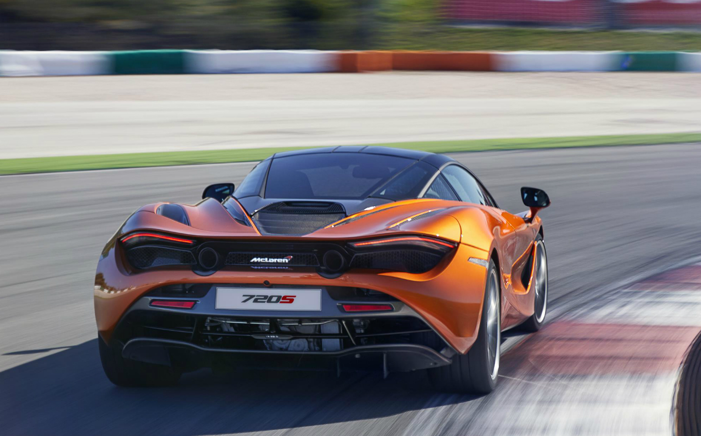 McLaren 720S: British car maker tries to outrun Ferrari