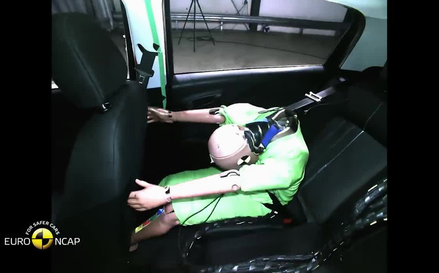 Fiat Punto rear seat passenger crash test