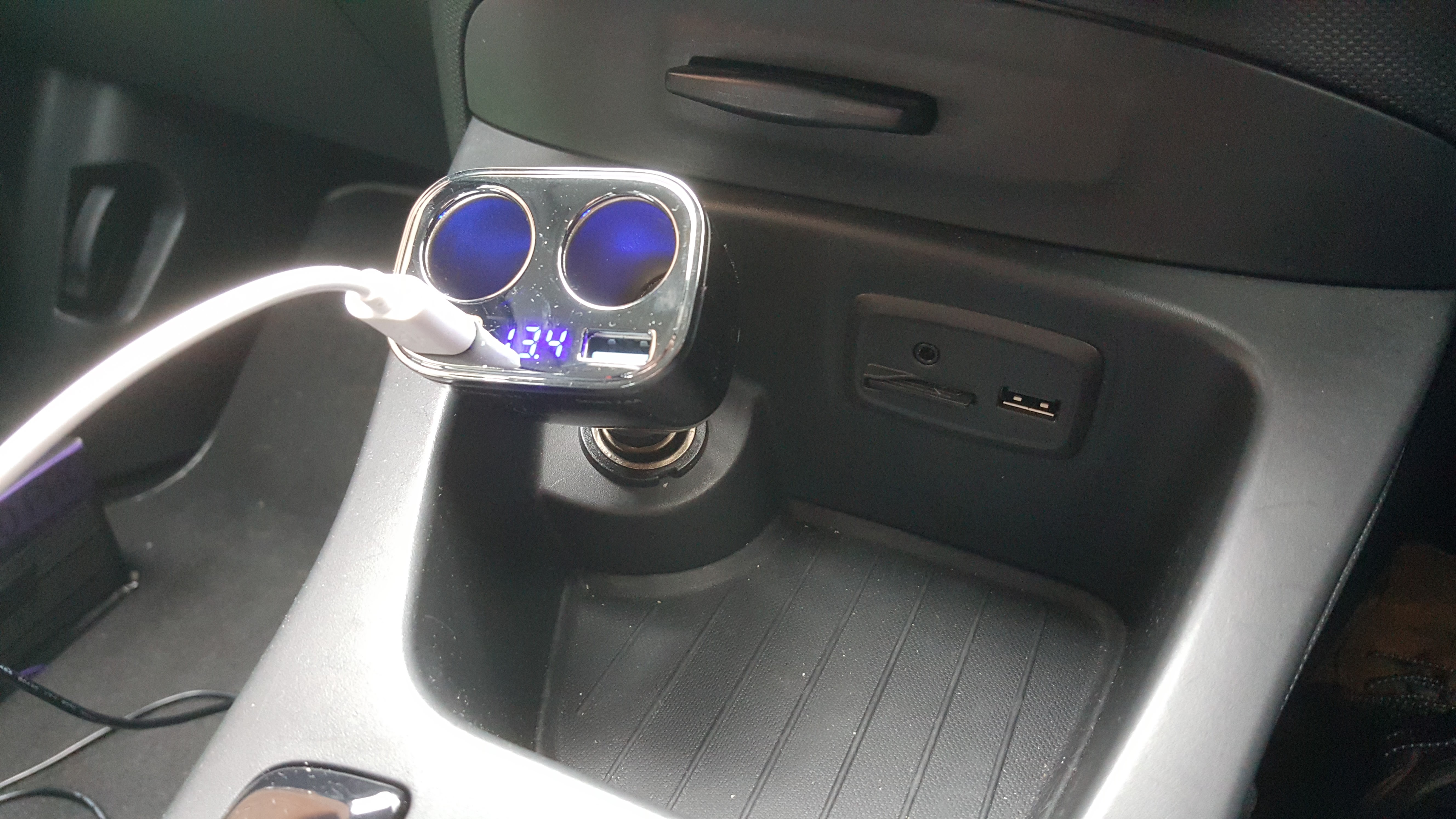 Renault Zoe USB adapter