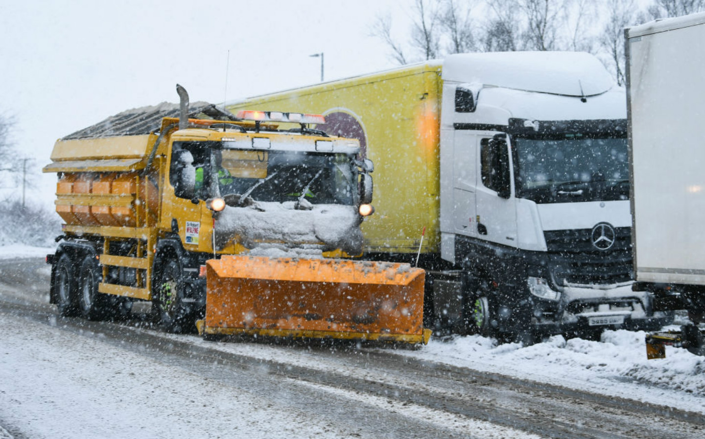 UK weather: Drivers warned not to travel as snow brings chaos to roads across Britain