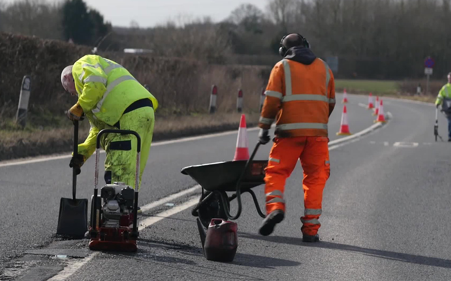 HOW A POTHOLE IS FORMED AND REPAIRED