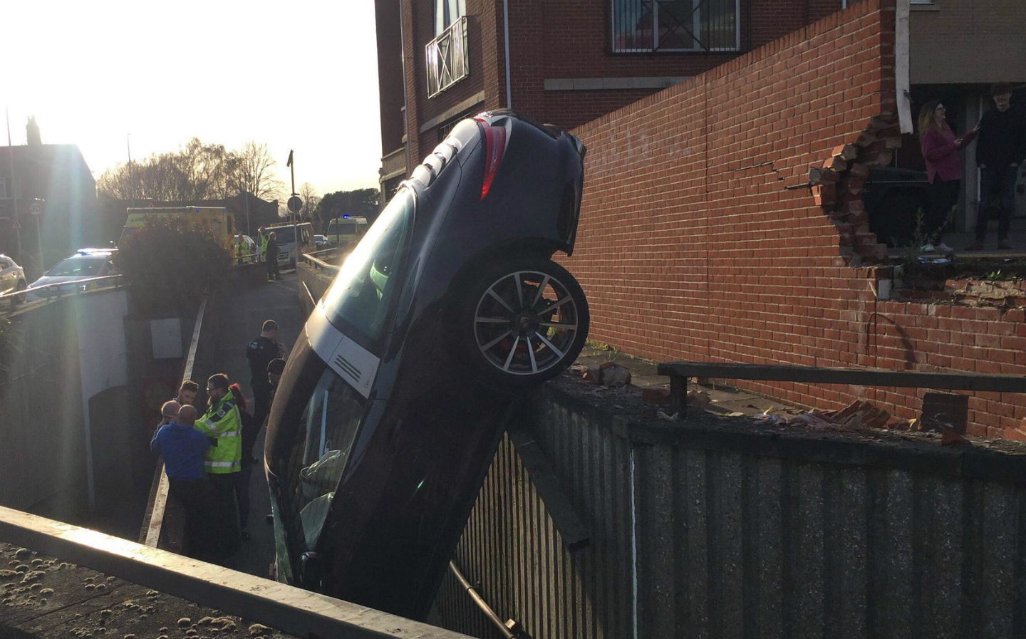 Porsche-911-Targa-crashed-in-Colchester-Essex-2 (Copyright: @LudenClassics)