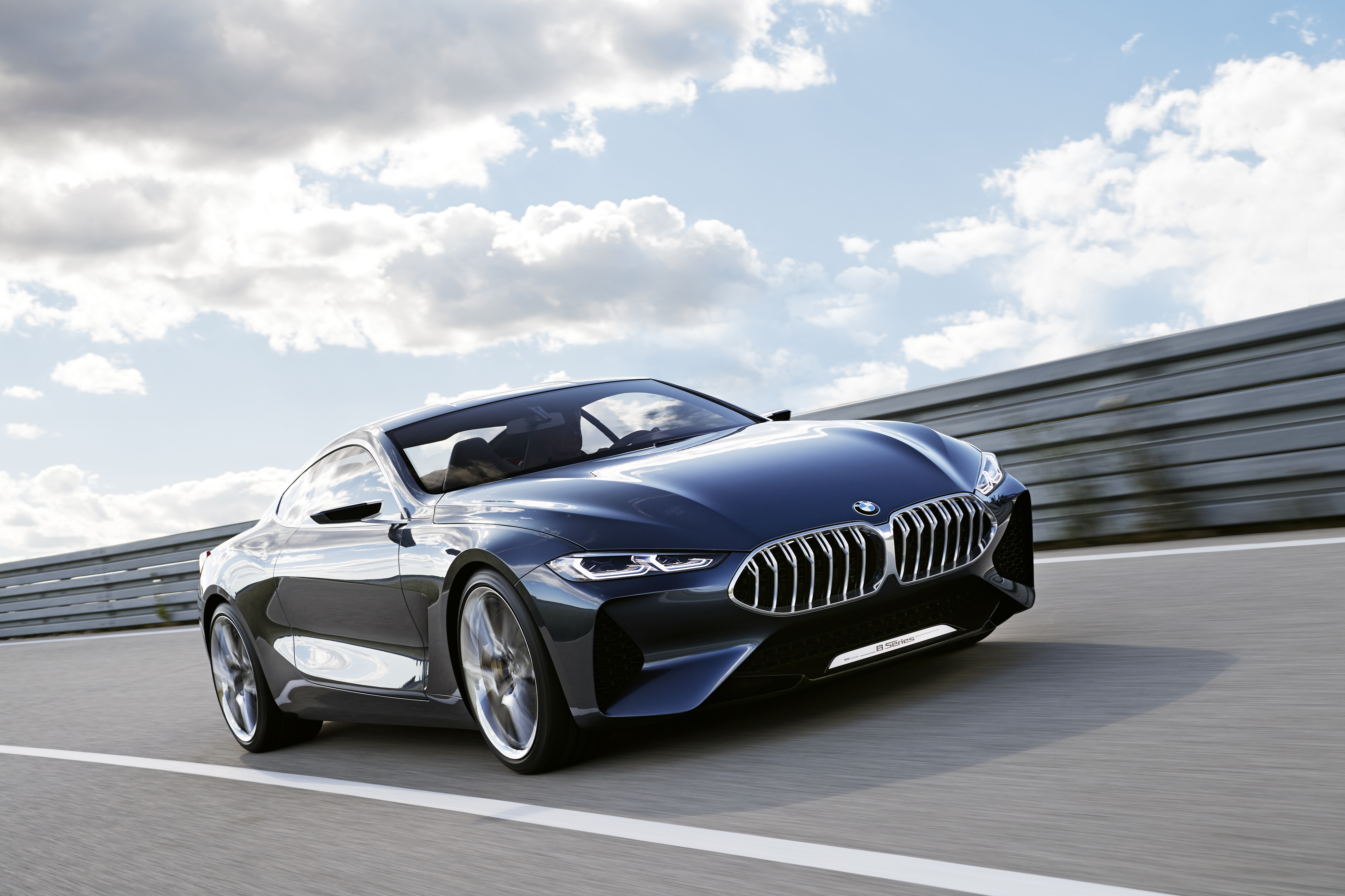 Under the camouflage, the 8-series looks similar to the BMW Concept 8 Series, which made its debut at the Beijing motor show