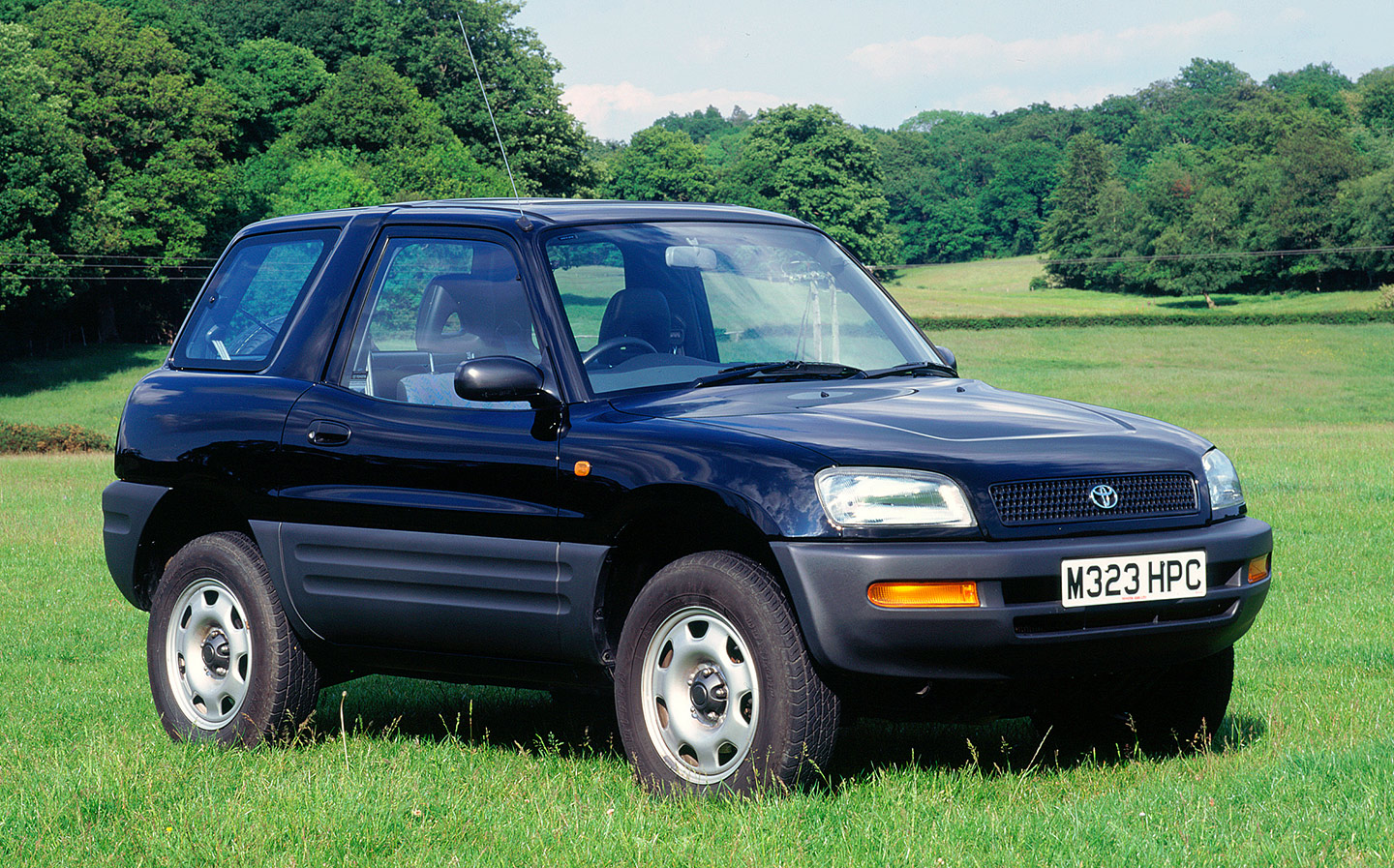 Top 5 trendsetting cars - 1994 Toyota RAV4