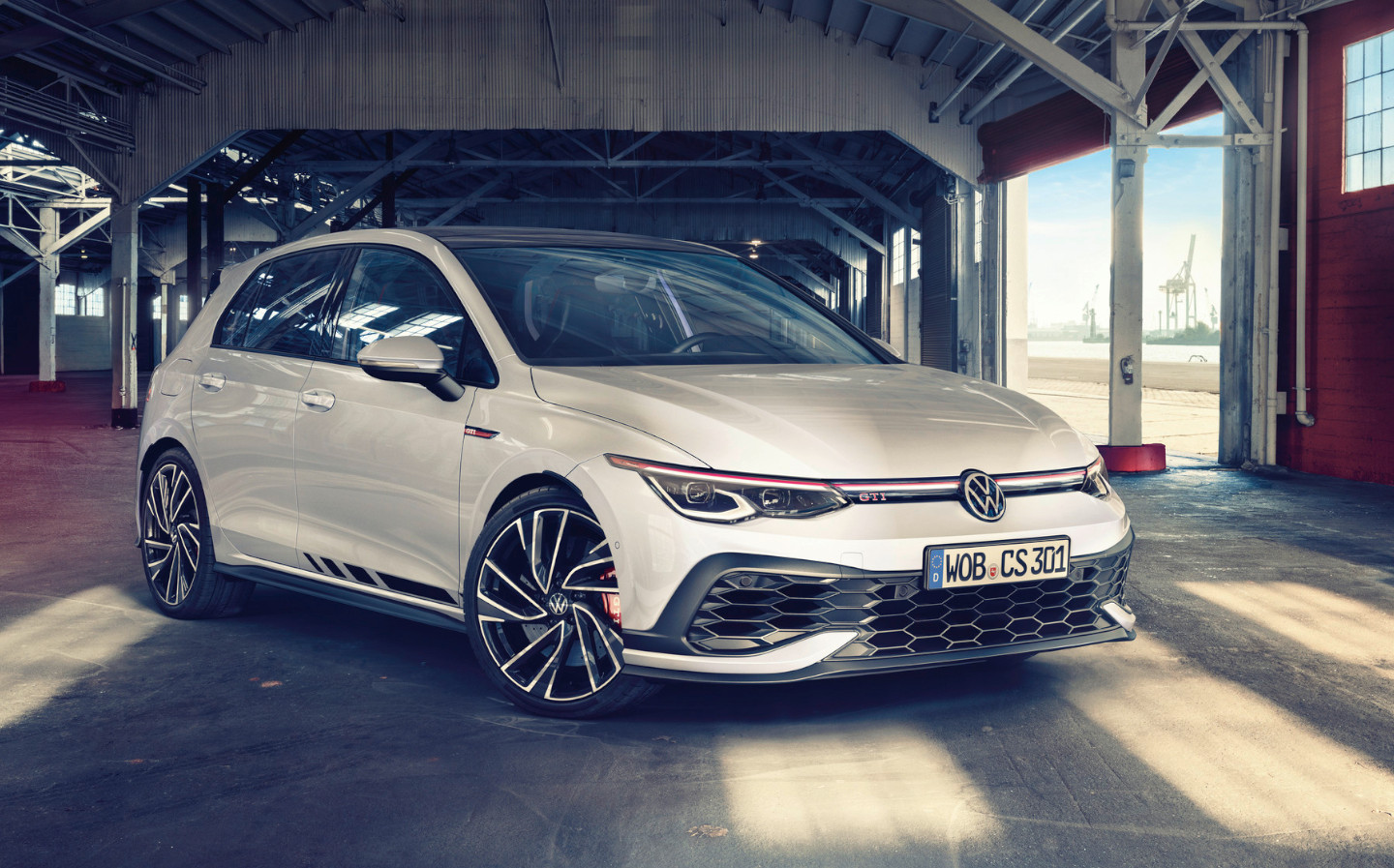 VW unveils flagship Golf GTI Clubsport