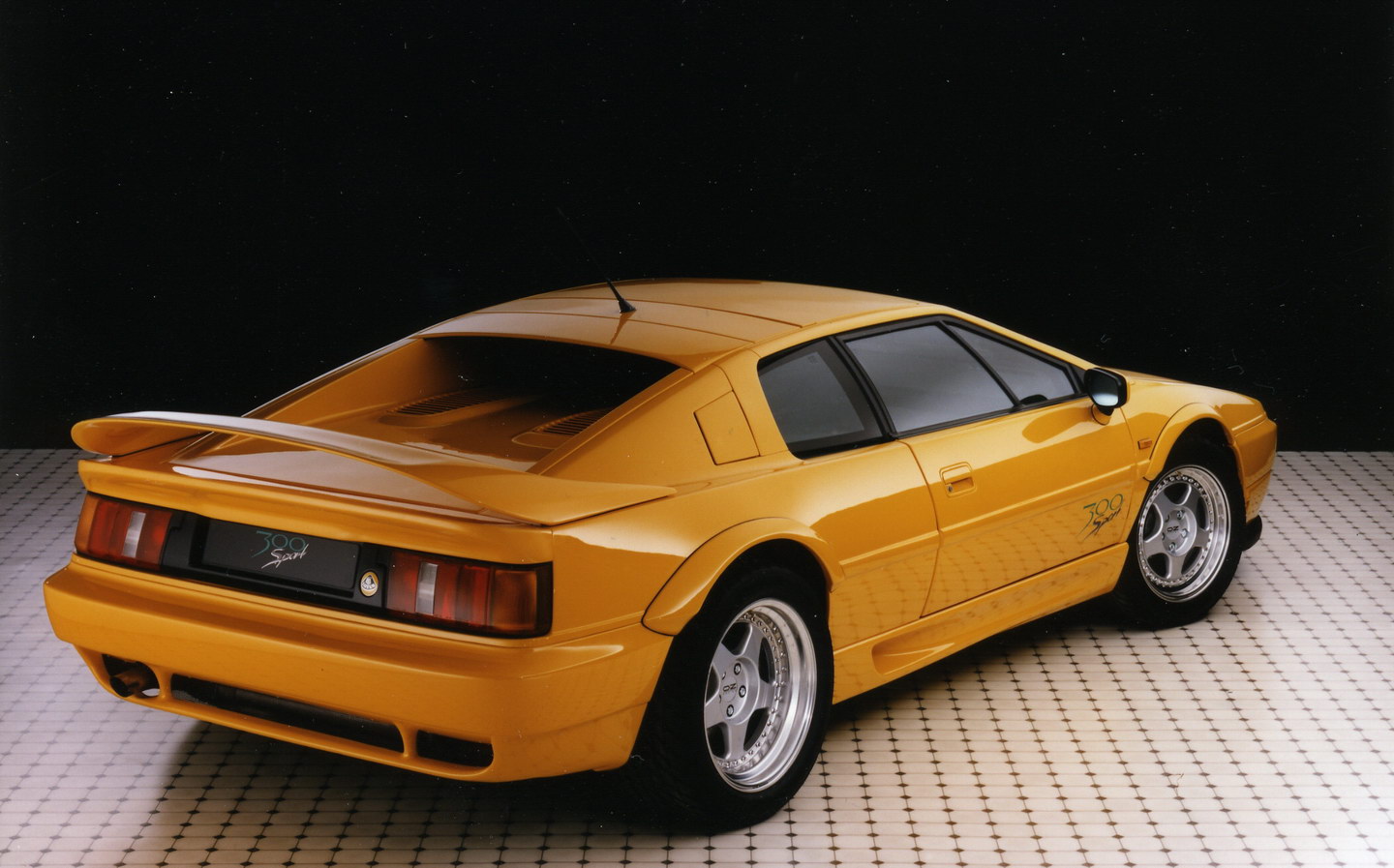 Lotus Esprit S4 V8