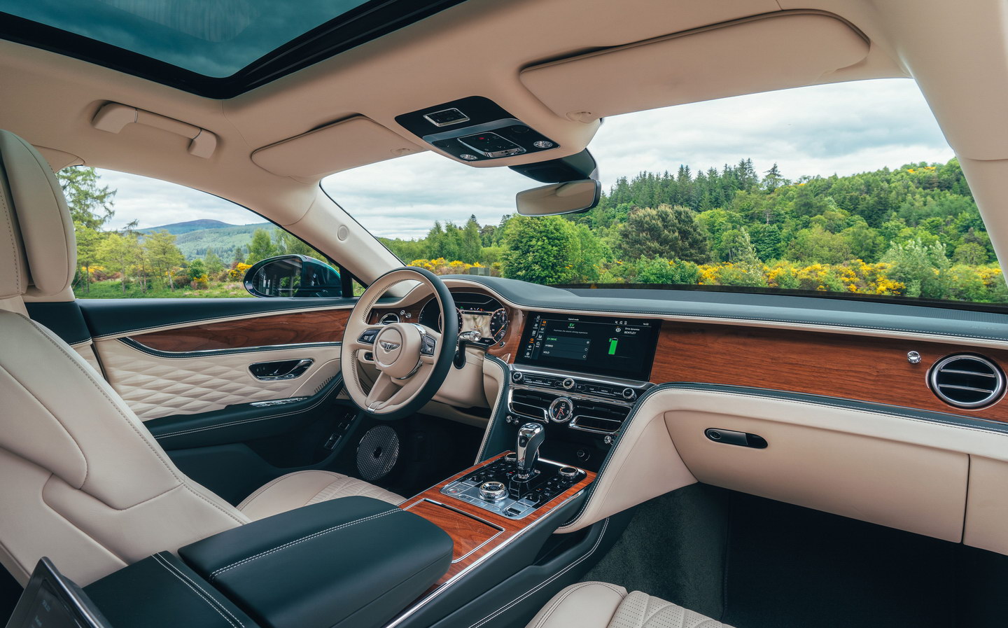 Bentley Flying Spur Hybrid interior