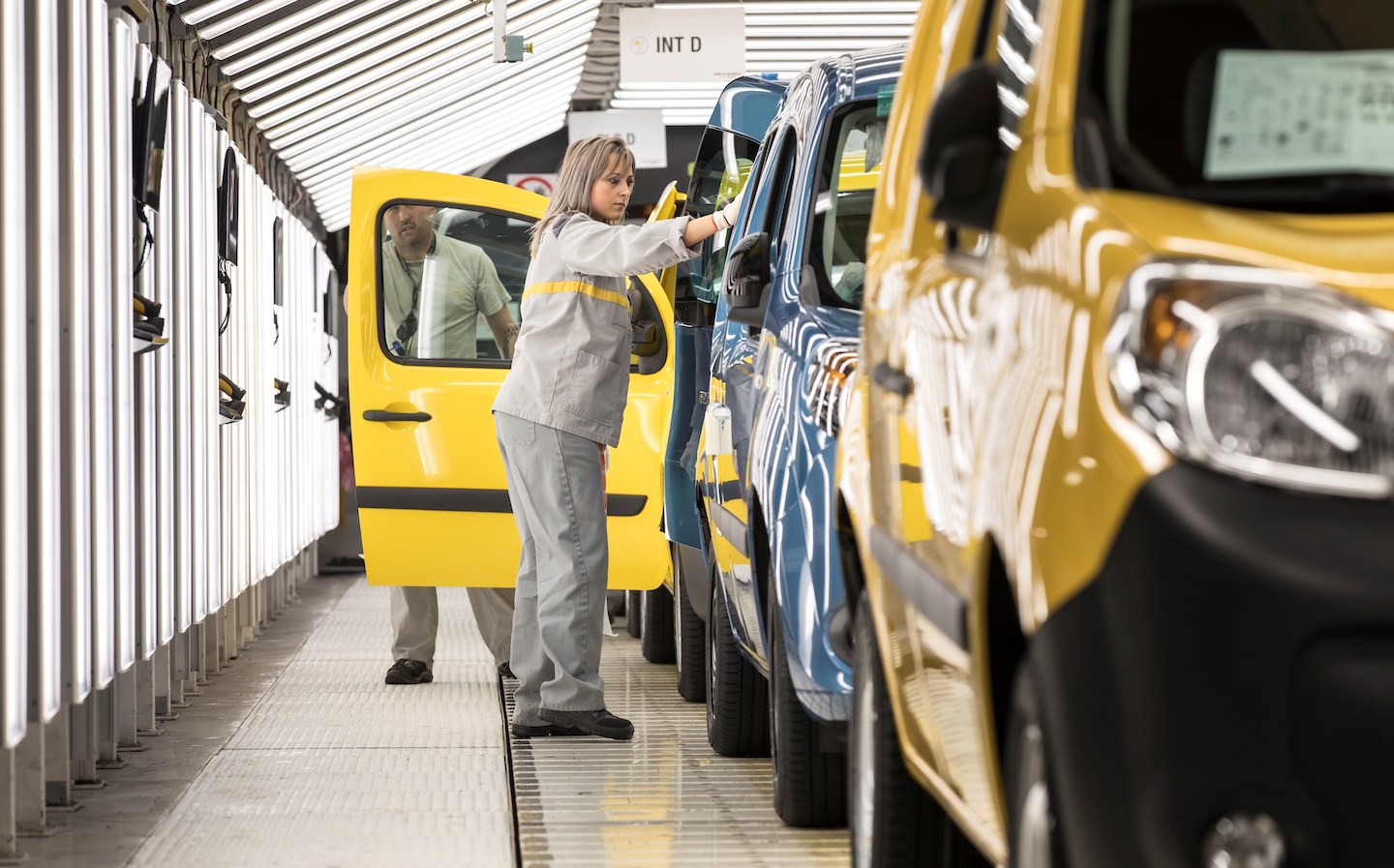 UK van production increases