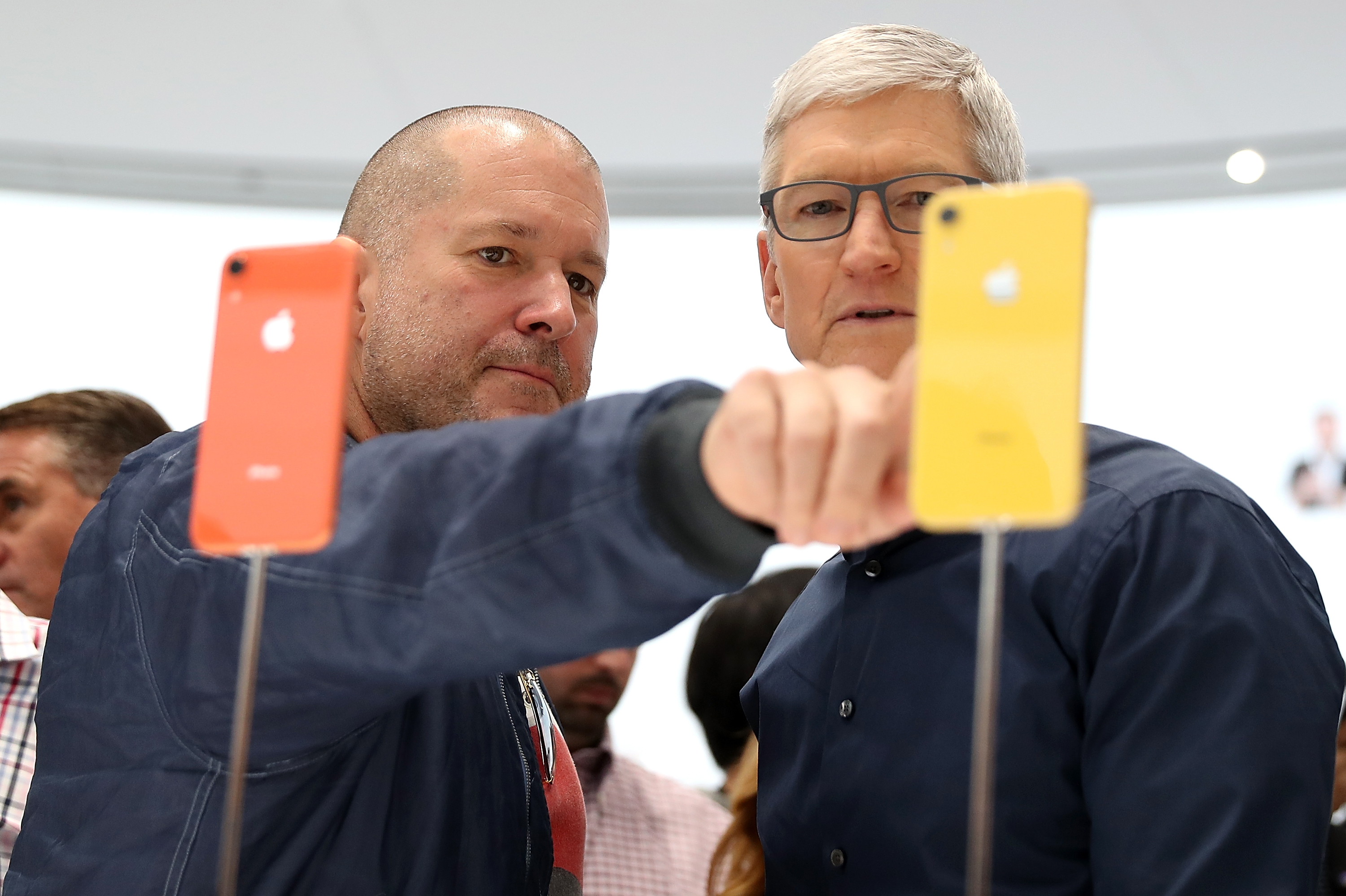 Sir Jony Ive debuts iPhone