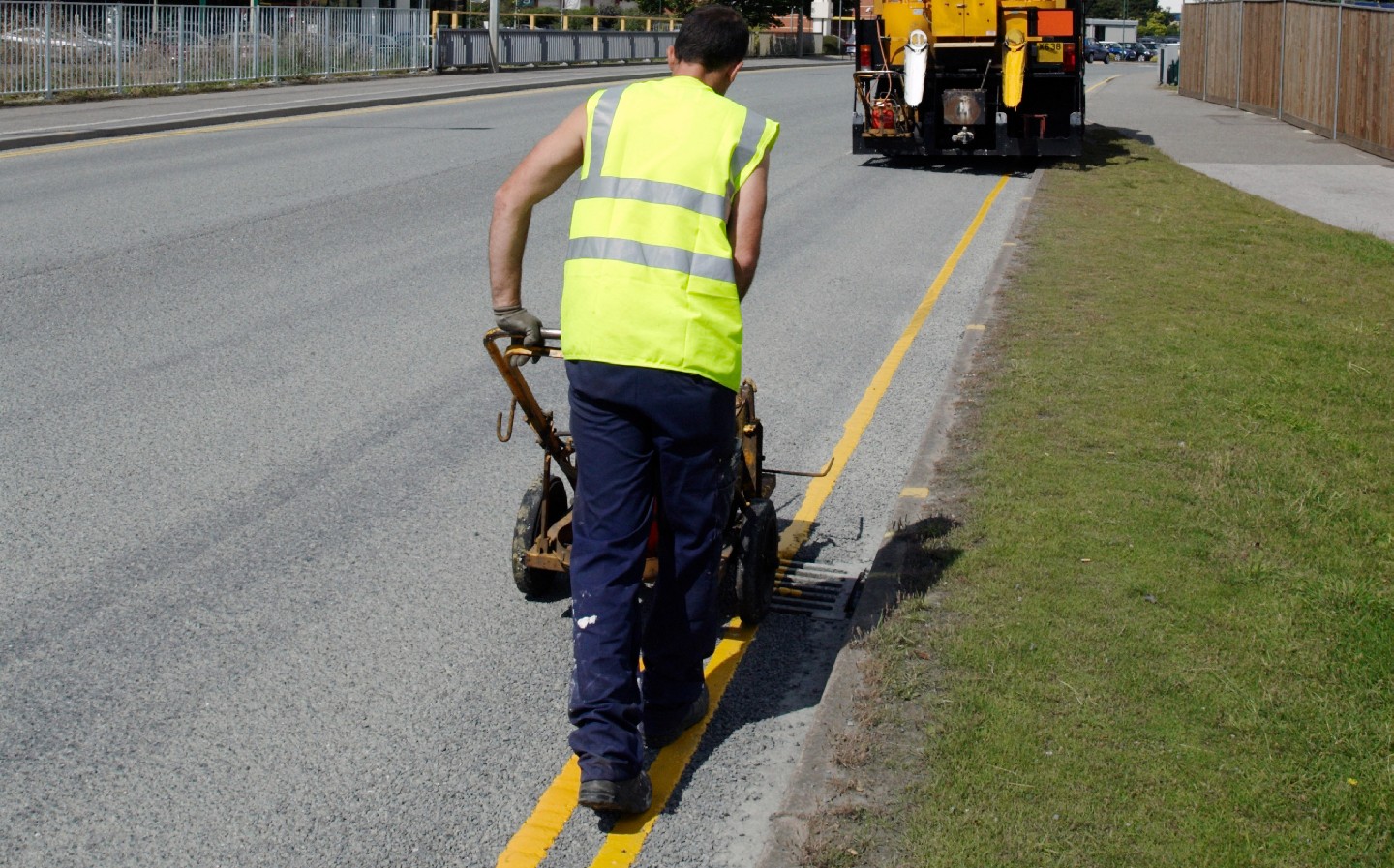 Can you park on single or double yellow lines?