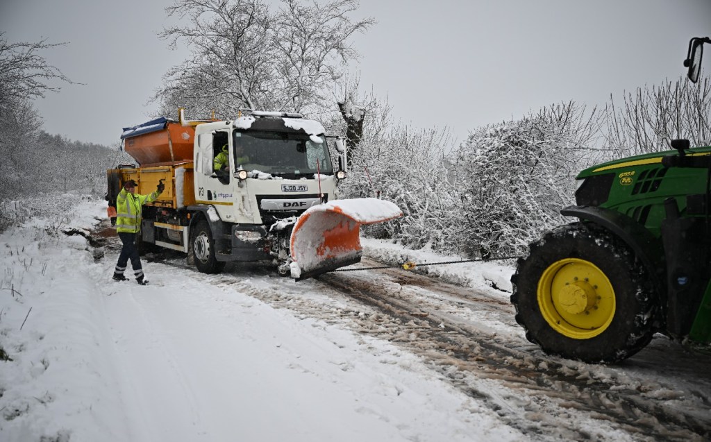 More disruption on UK roads as new storms follow Eunice and Franklin