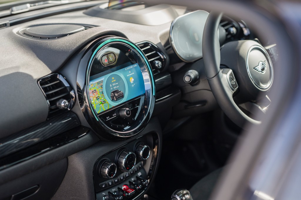 2022 Mini Clubman interior