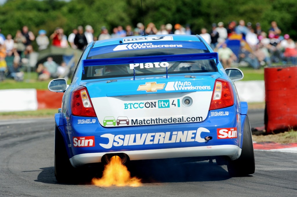 Jason Plato's fire-breathing RML-prepared Chevrolet Cruze BTCC car in action