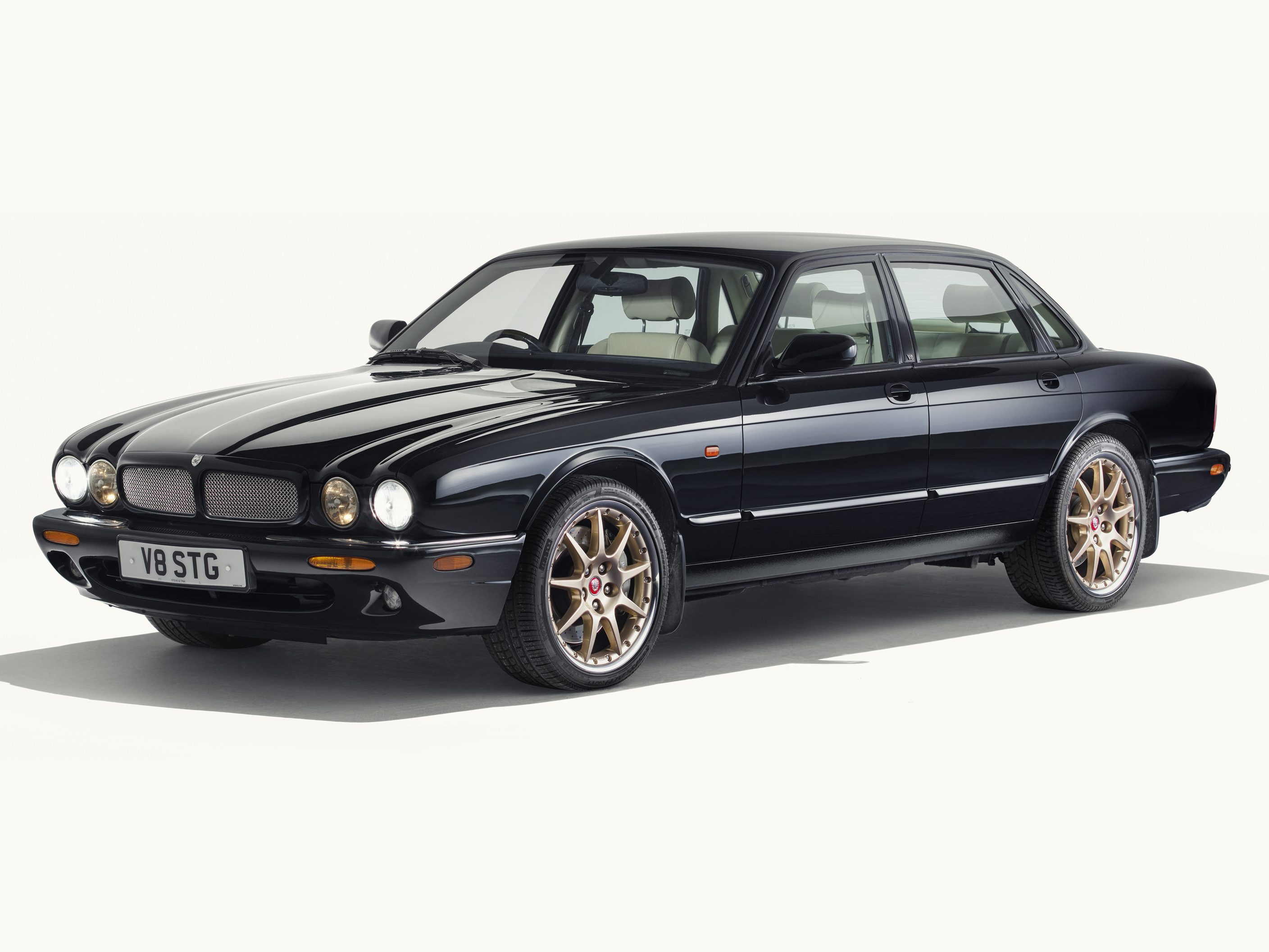 Jaguar XJR V8