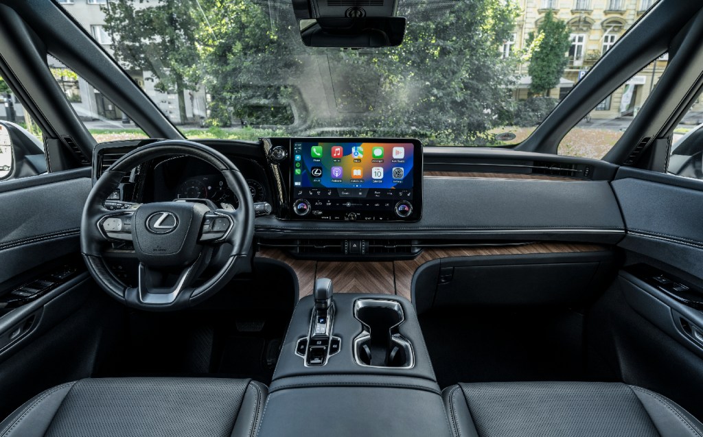 2023 Lexus LM 7-seater interior