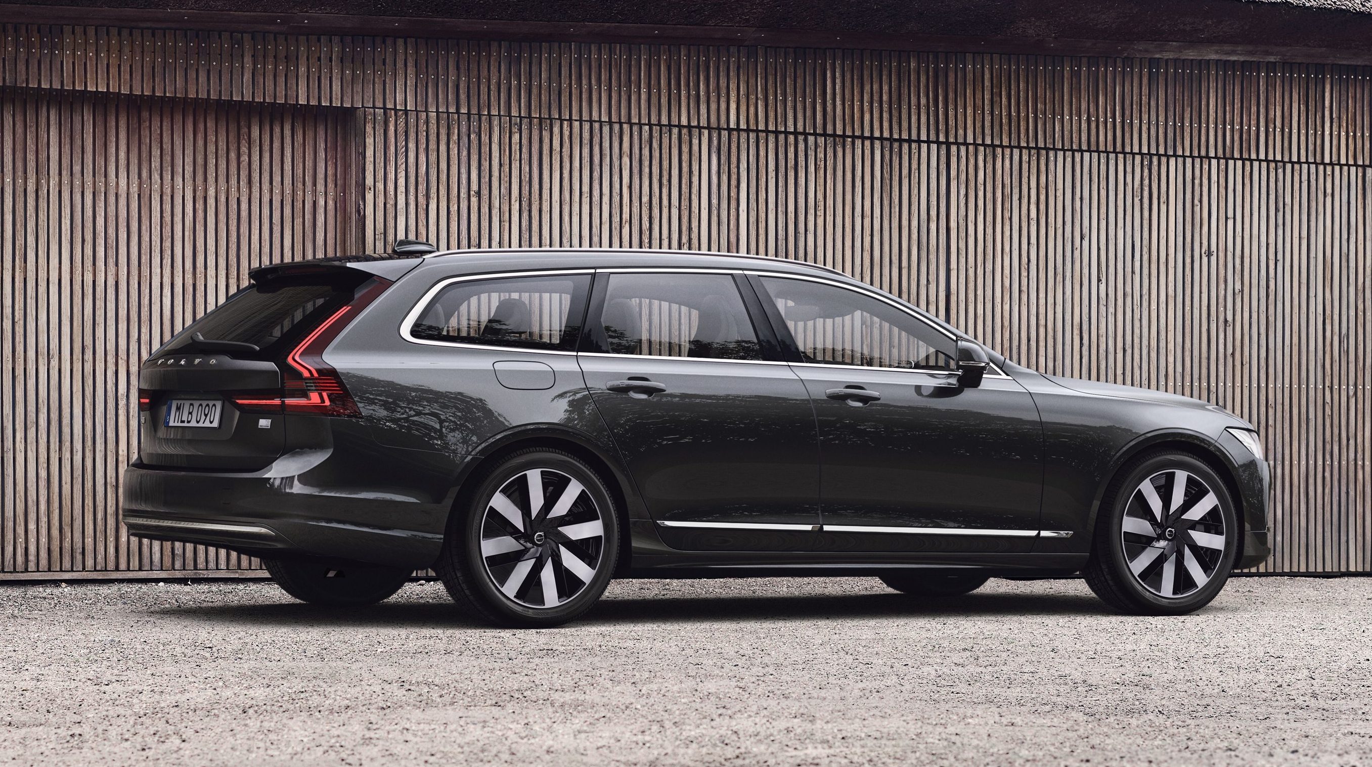 Volvo V90 Recharge T8, Platinum Grey