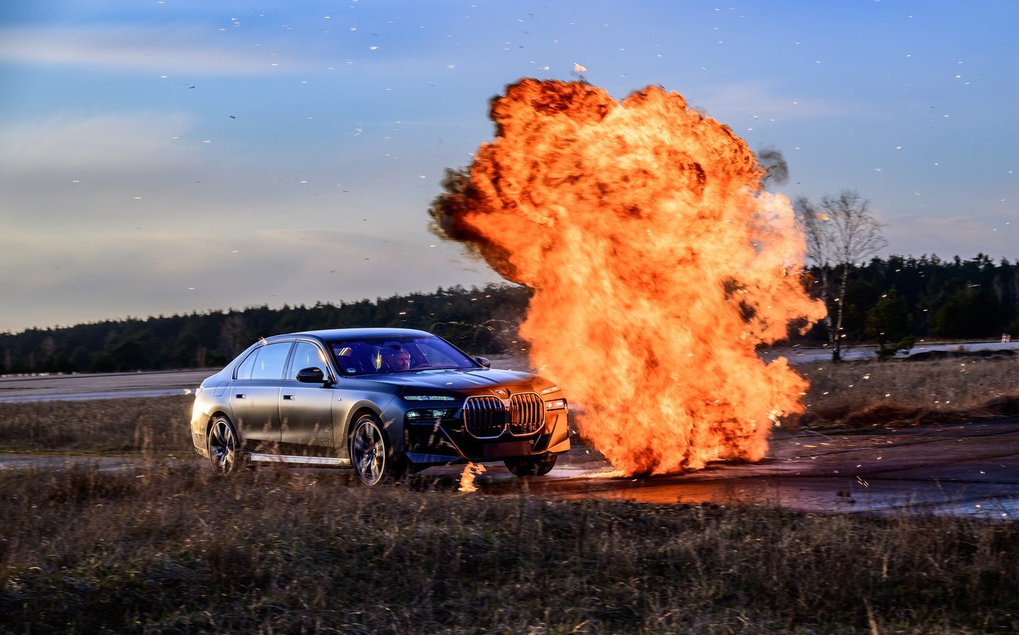 BMW i7 Protection dodging a firebomb